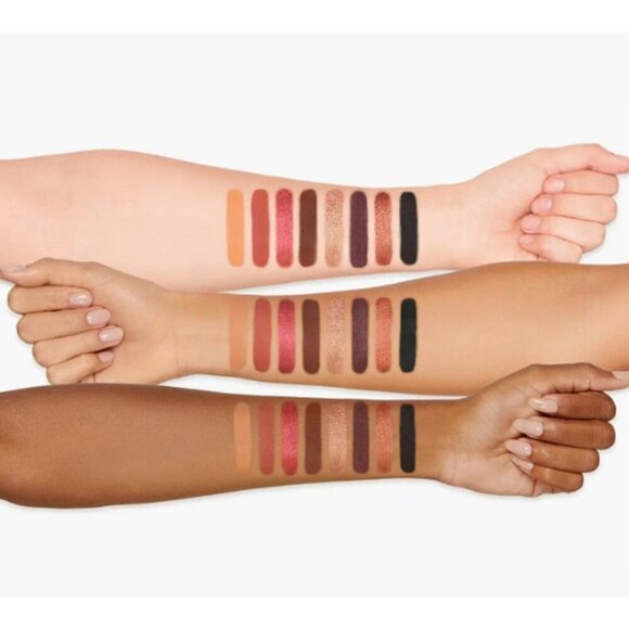 Too Faced Secret Santa Mini Eyeshadow Palette (Limited Edition) - Picture 3 of 3